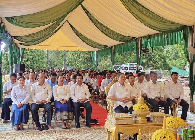 រដ្ឋបាលខេត្តព្រៃវែង រៀបចំពិធីបញ្ចុះបឋមសិលា និងបុកគ្រឹះសាងសង់មត្តេយ្យសិក្សាស្ដង់ដារ ១ ខ្នង ស្មើនឹង ៤ បន្ទប់ អំណោយរបស់សាខាកាកបាទក្រហមកម្ពុជា
